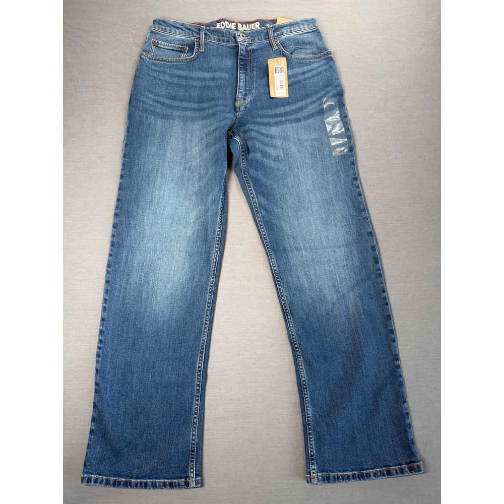 NWT Eddie Bauer Flex Straight Jeans 32x32 Medium Wash Denim Casual Logo NEW
